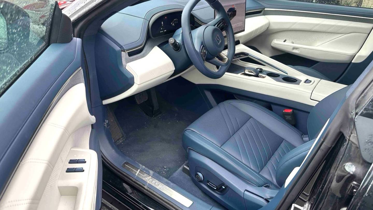 ZEEKR 2025 001 YOU version 100kWh four-wheel drive