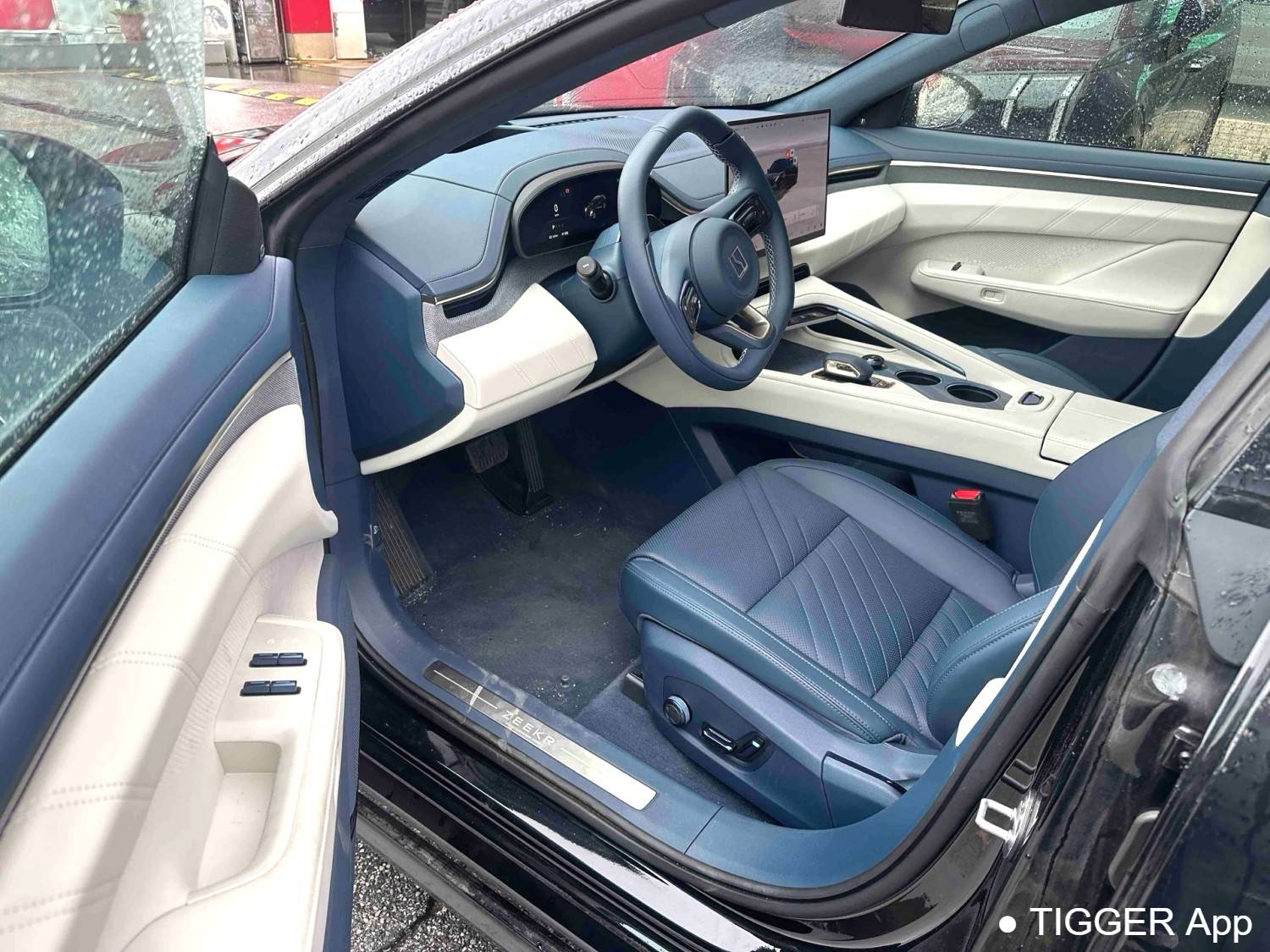 ZEEKR 2025 001 YOU version 100kWh four-wheel drive