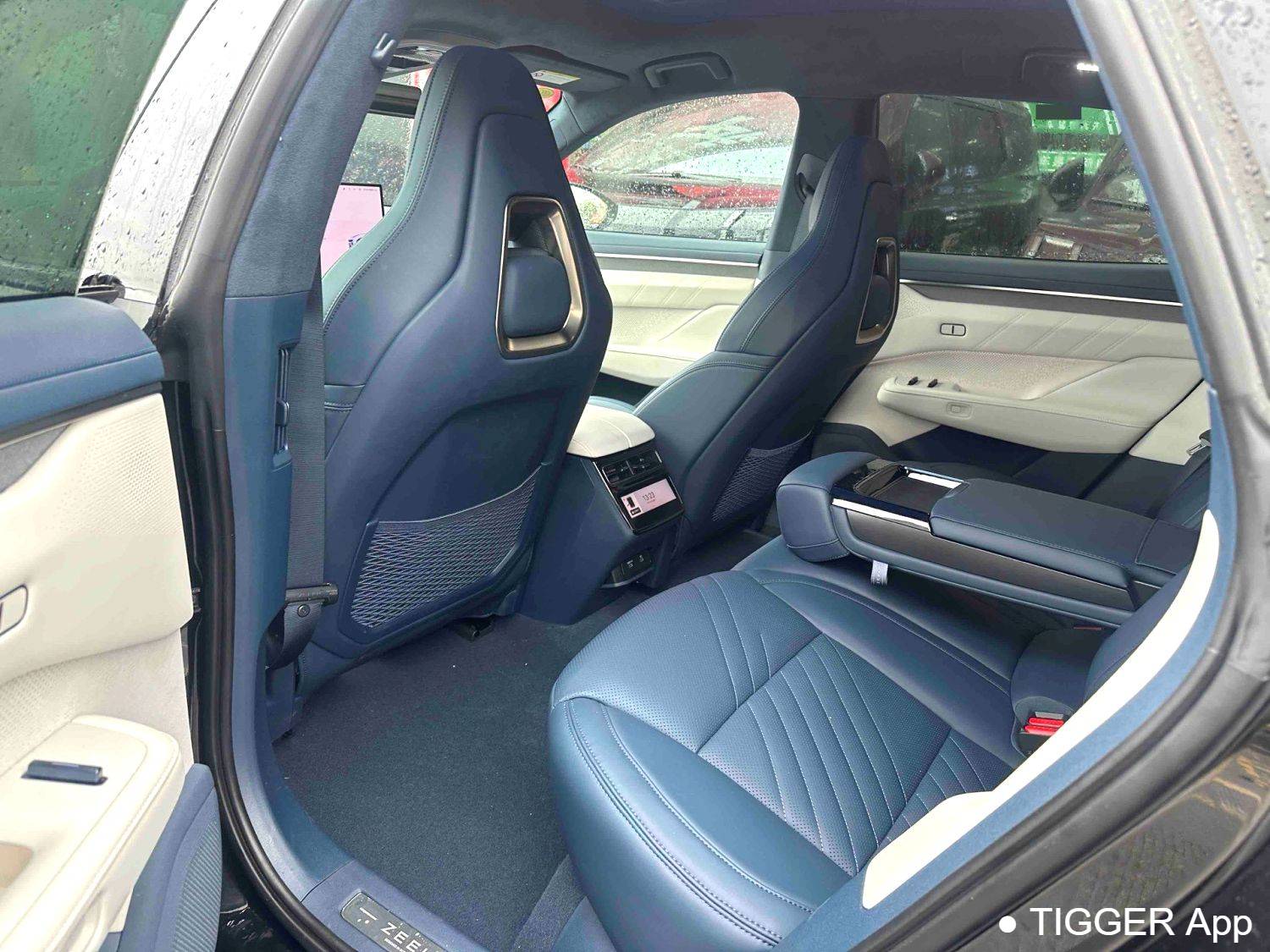 ZEEKR 2025 001 YOU version 100kWh four-wheel drive