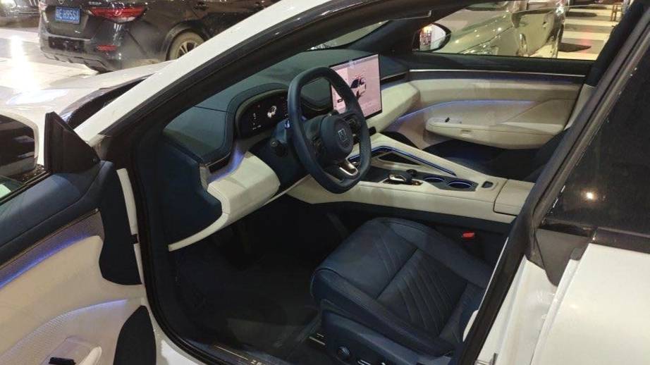 ZEEKR 2025 001 YOU version 100kWh four-wheel drive