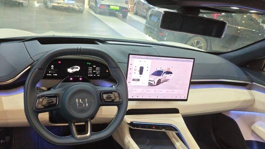 ZEEKR 2025 001 YOU version 100kWh four-wheel drive