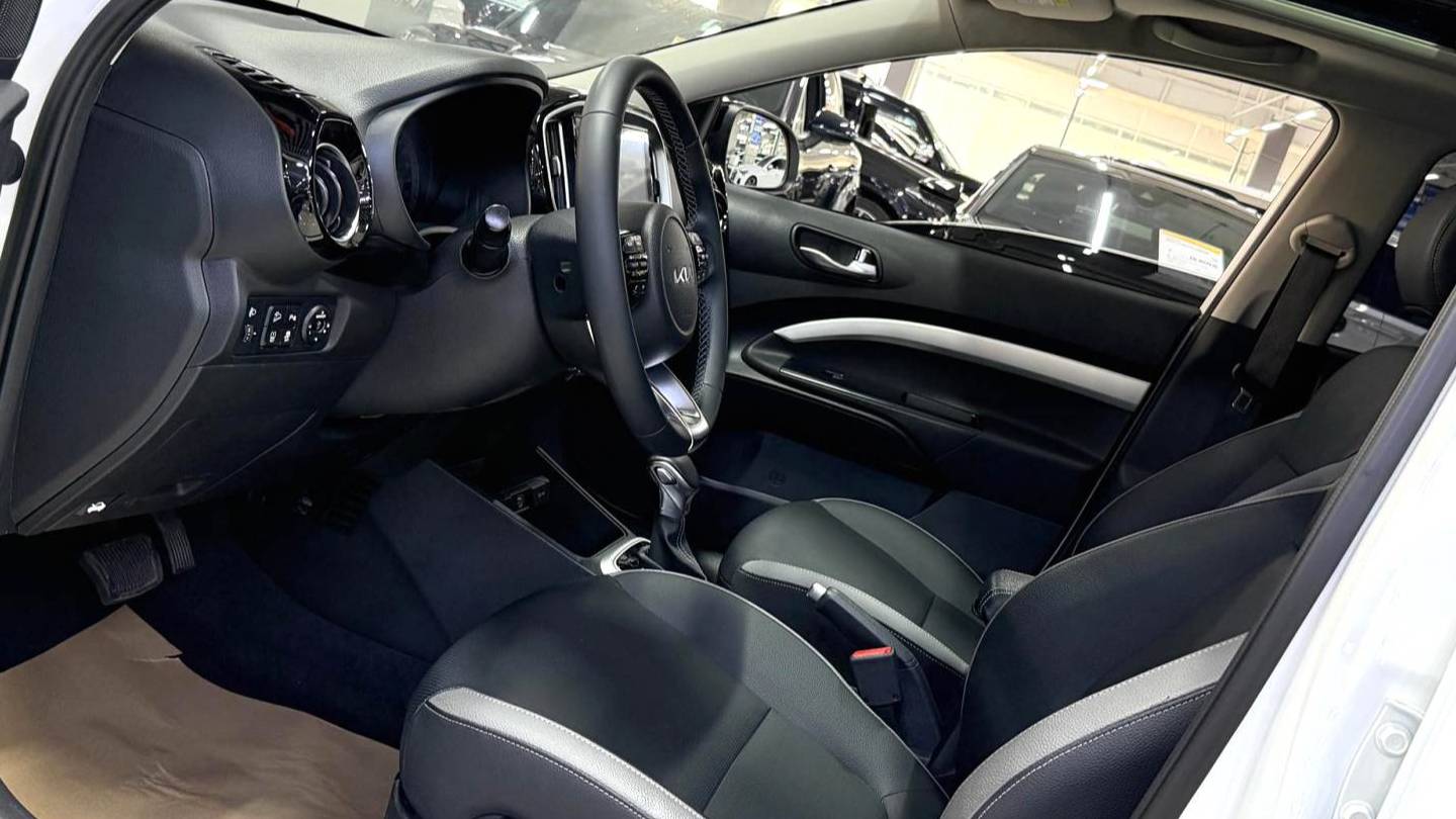 KIA 2021 Stonic 1.4L CVT sunroof model