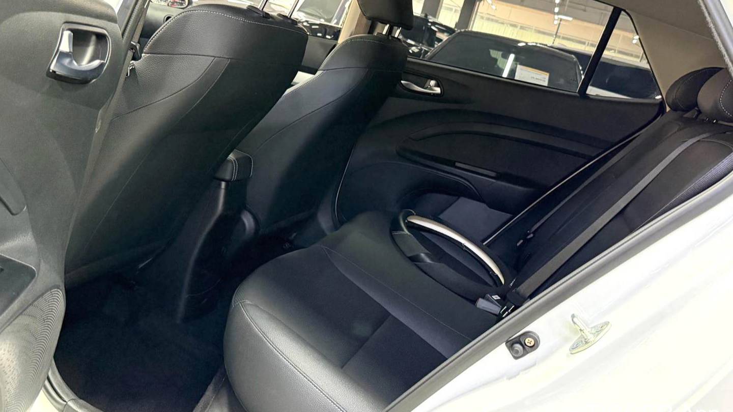 KIA 2021 Stonic 1.4L CVT sunroof model