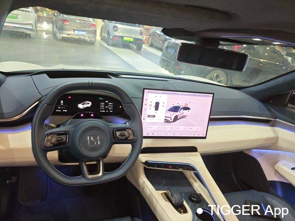 ZEEKR 2025 001 YOU version 100kWh four-wheel drive