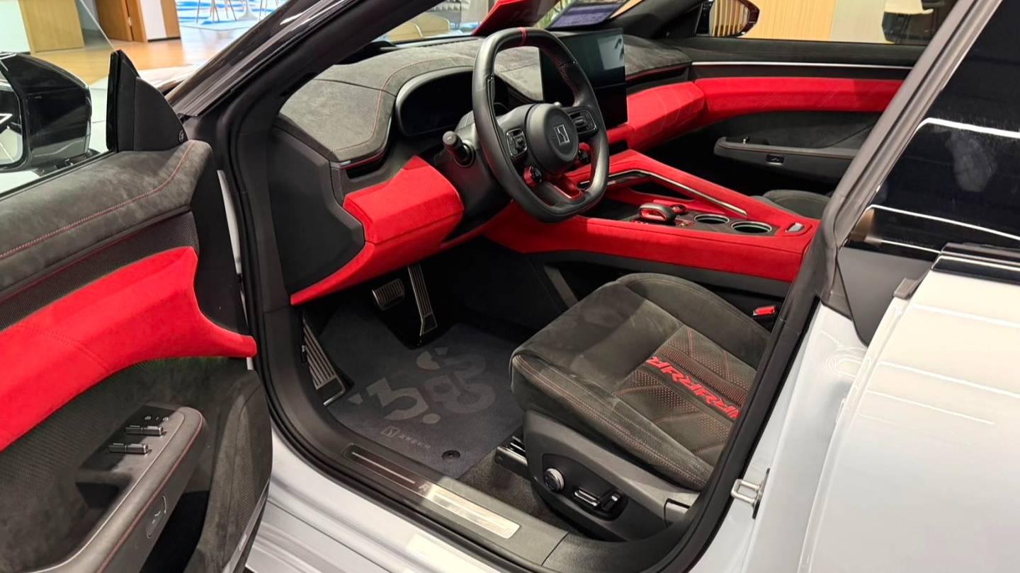 ZEEKR 2023 001FR FR version 100kWh