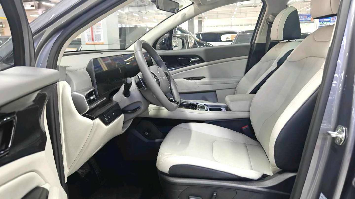 KIA 2025 Sportage 1.5T Two wheel Drive Premium Smart Edition