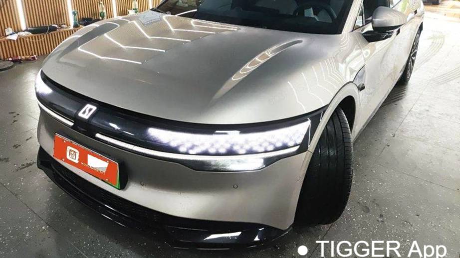 ZEEKR 2024 007 4WD version 75kWh