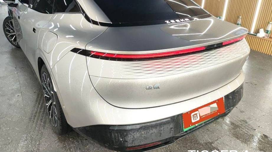 ZEEKR 2024 007 4WD version 75kWh