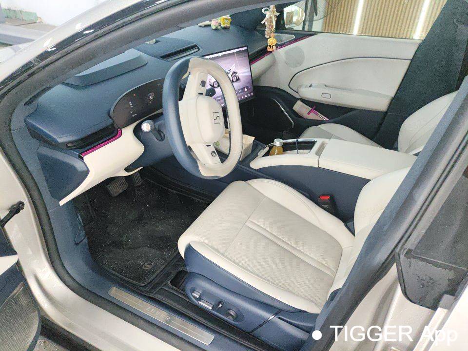 ZEEKR 2024 007 4WD version 75kWh