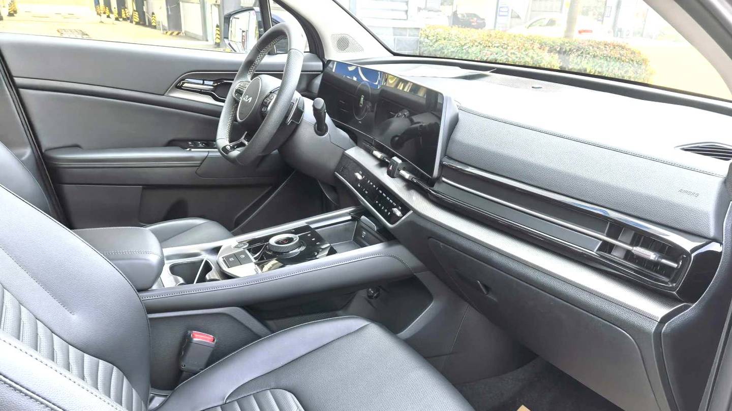 KIA 2025 Sportage 2.0T Two wheel Drive Premium Smart Edition