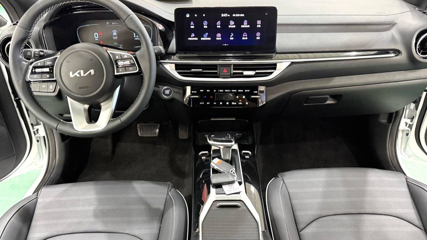 KIA 2023 K3 1.5L CVT Premium Edition