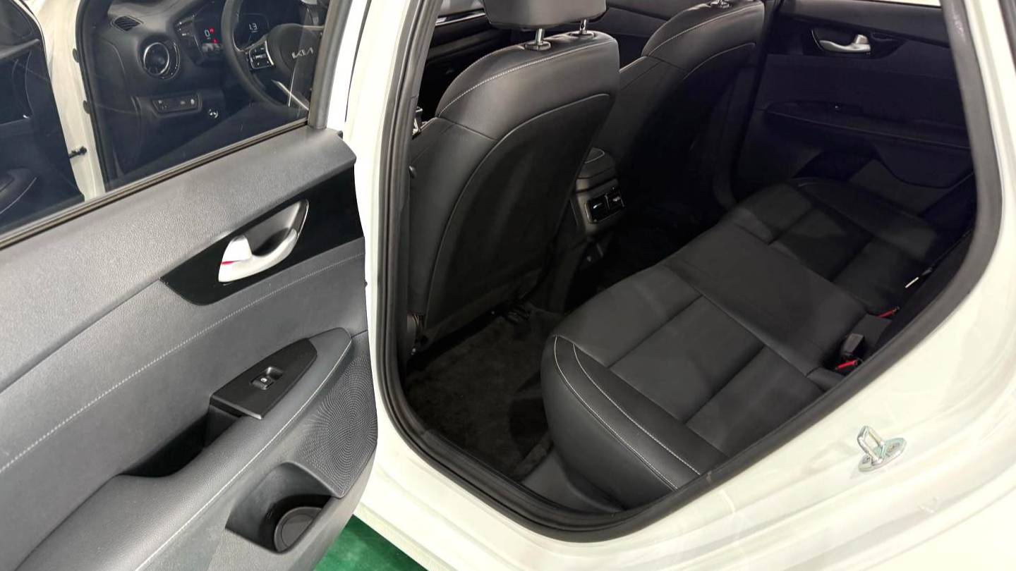 KIA 2023 K3 1.5L CVT Premium Edition