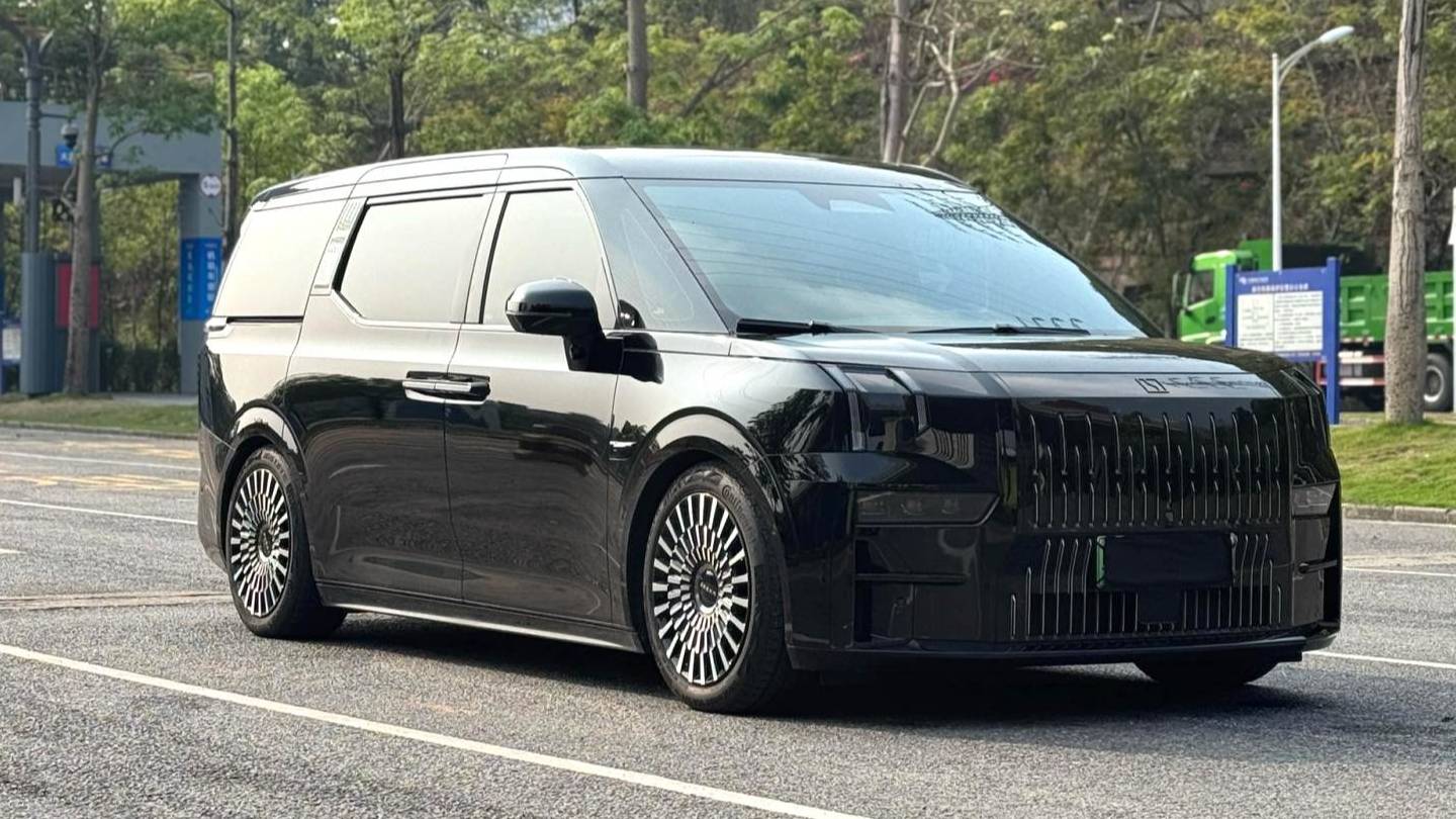 ZEEKR 2022 009 WE version