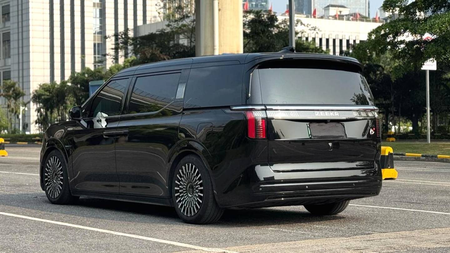 ZEEKR 2022 009 WE version