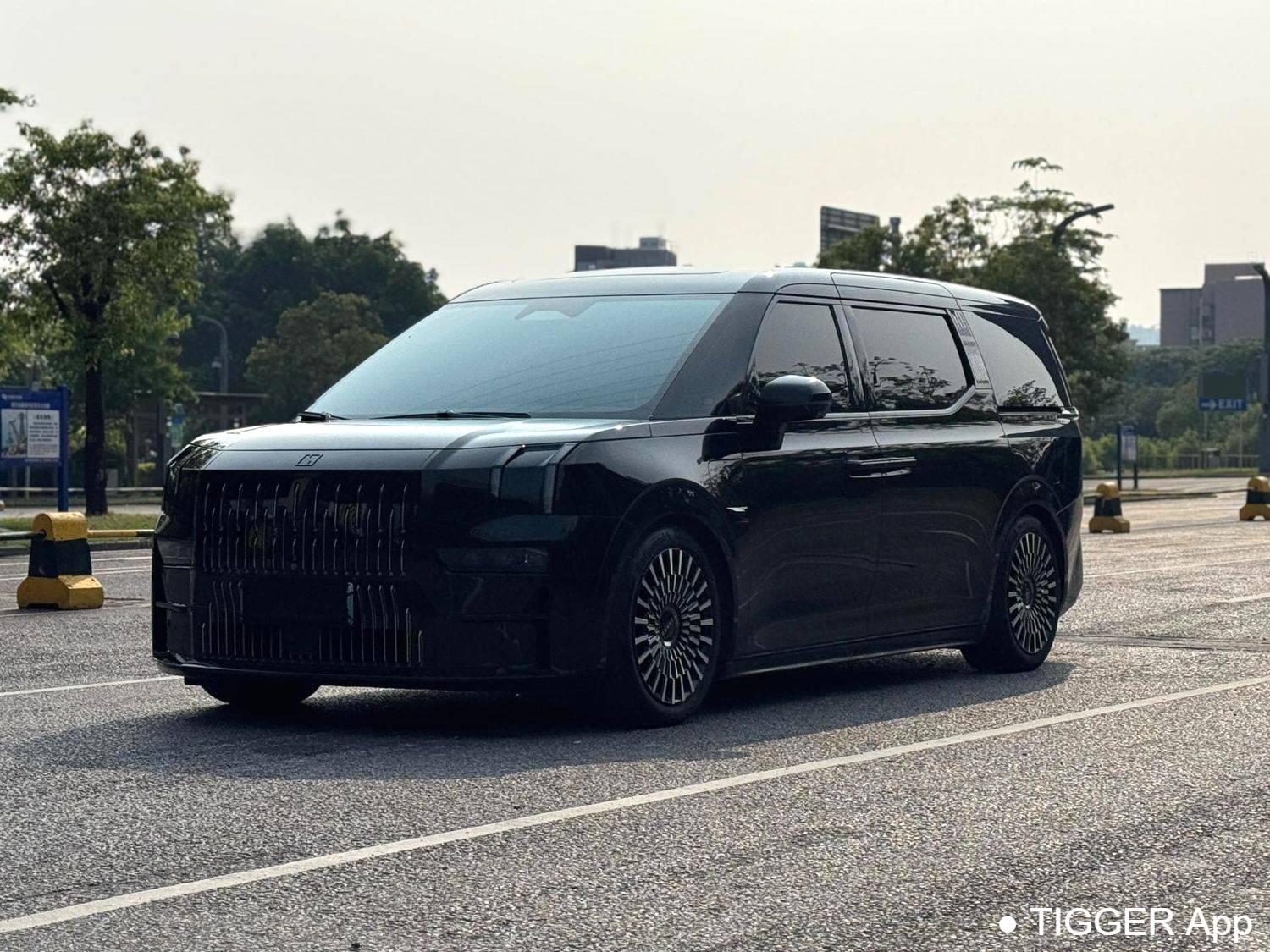 ZEEKR 2022 009 WE version