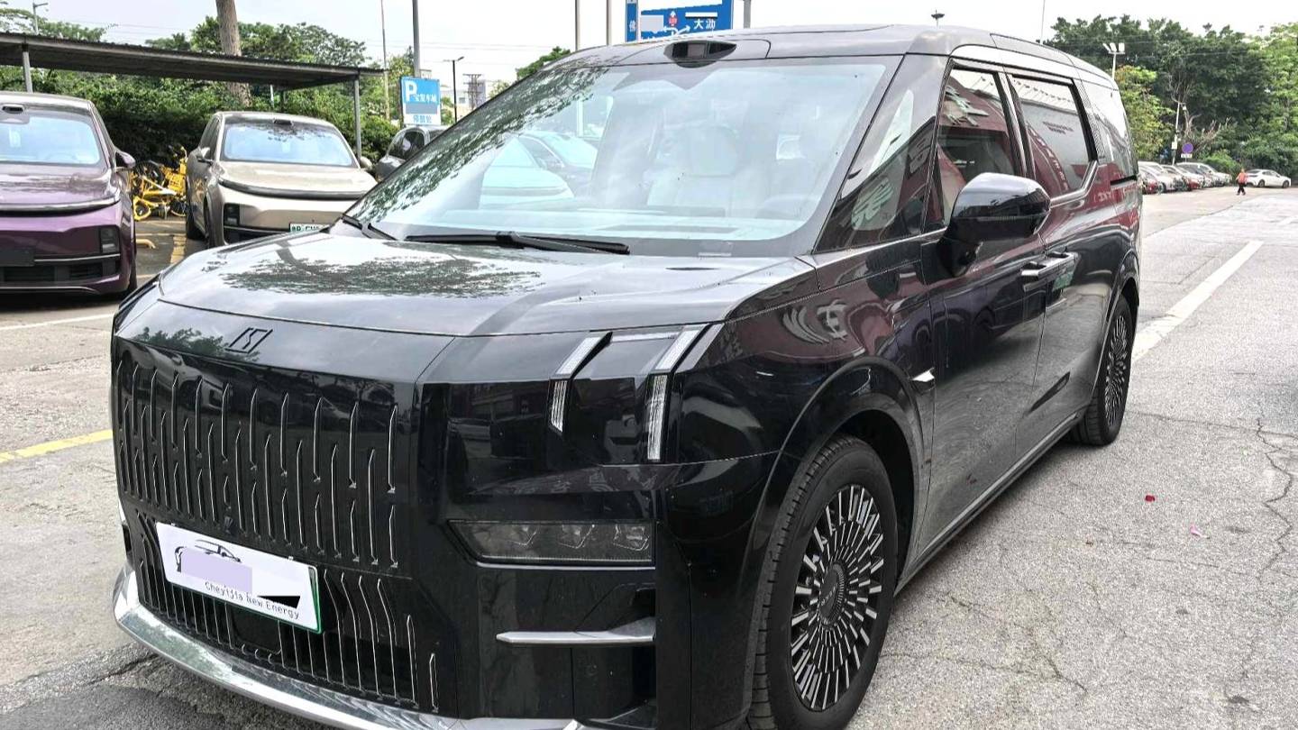 ZEEKR 2024 009 Six seat executive version four-wheel drive 108kWh