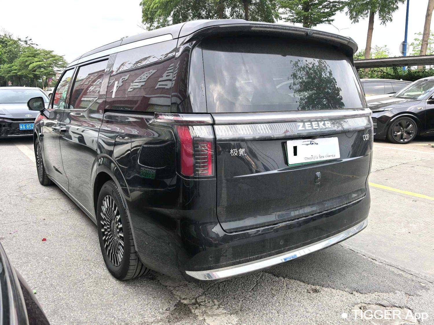 ZEEKR 2024 009 Six seat executive version four-wheel drive 108kWh