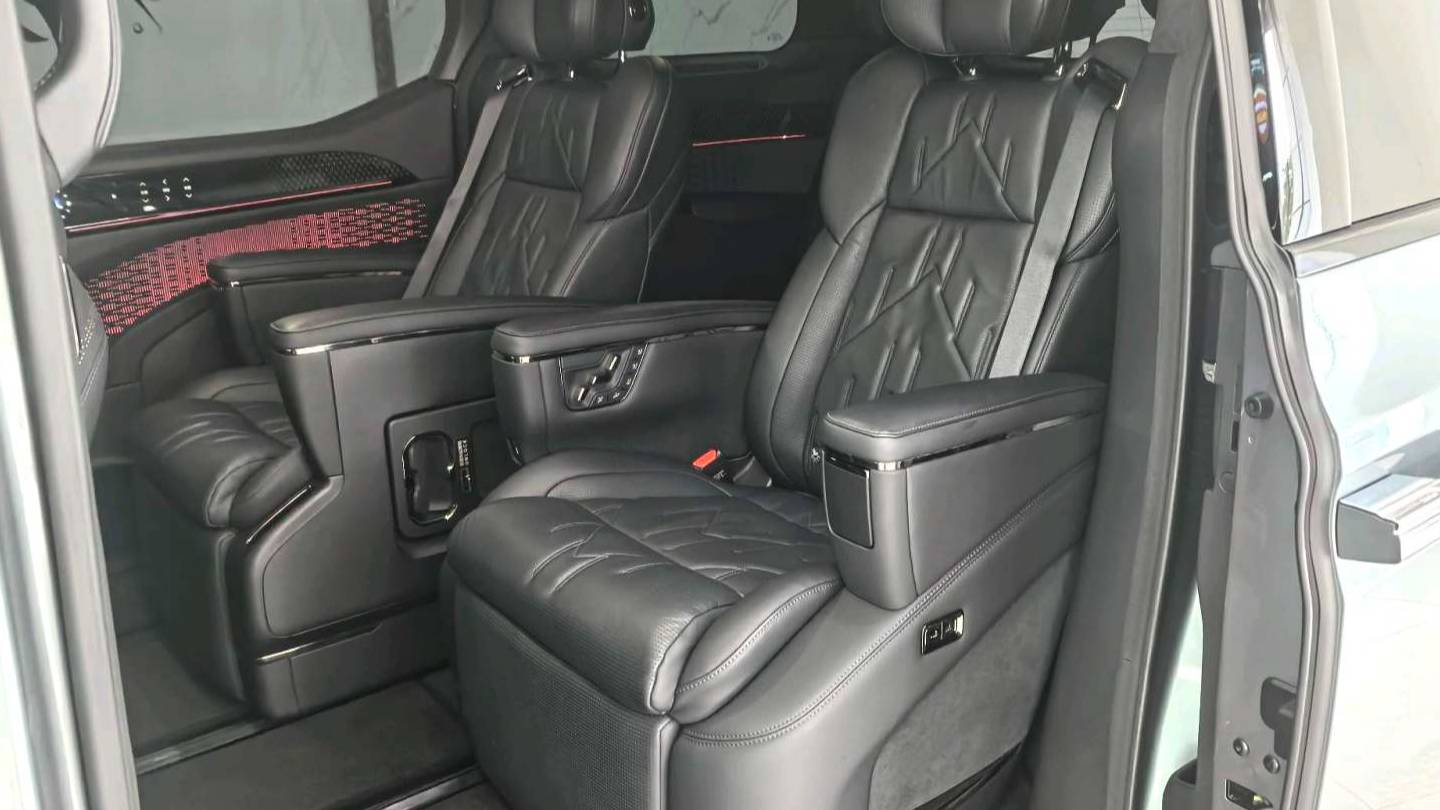 ZEEKR 2024 009 Seven seater aisle version four-wheel drive 108kWh