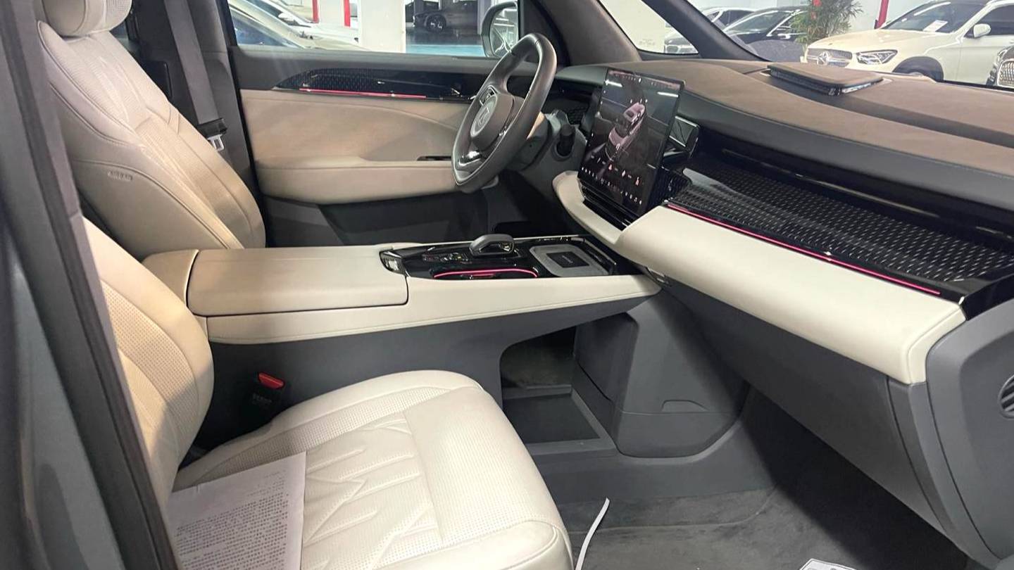 ZEEKR 2024 009 Six seat executive version four-wheel drive 108kWh