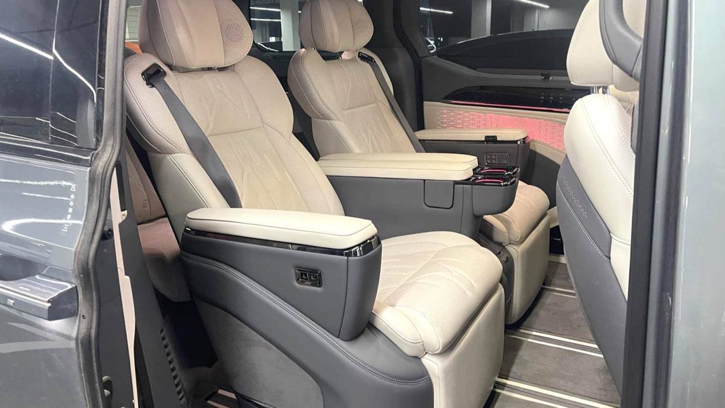 ZEEKR 2024 009 Six seat executive version four-wheel drive 108kWh