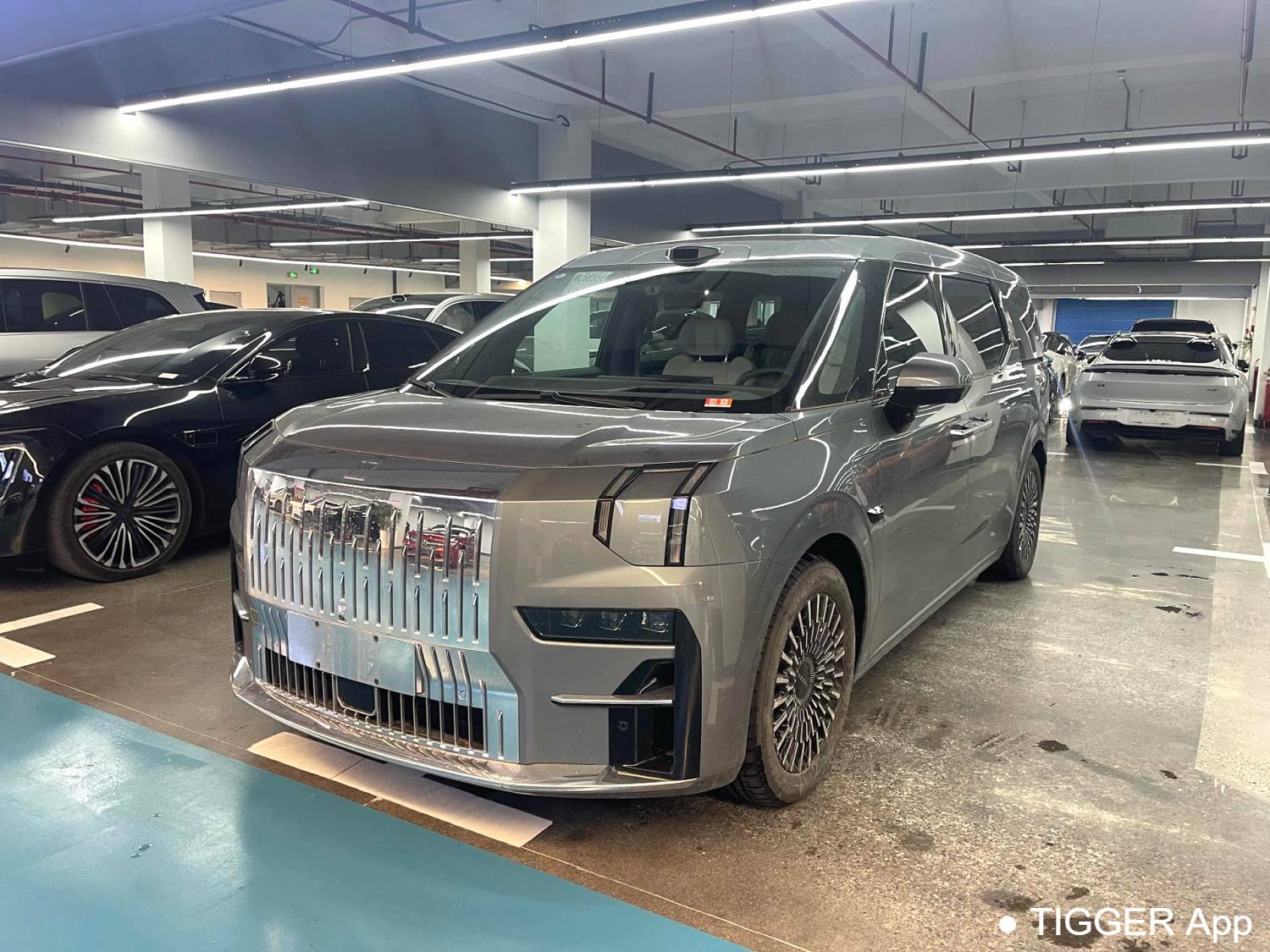 ZEEKR 2024 009 Six seat executive version four-wheel drive 108kWh