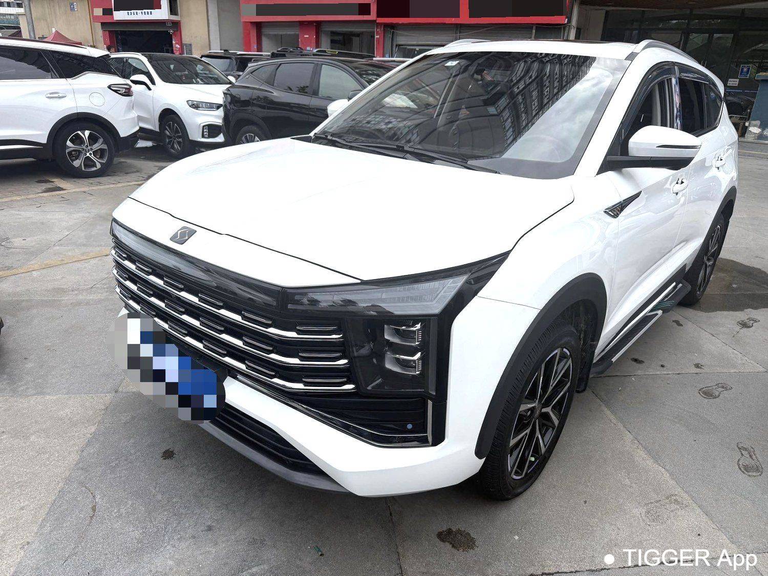 مستعمل SOL 2023 X8 PLUS Upgraded 1.5TGDI DCT Smart Edition 7-seater