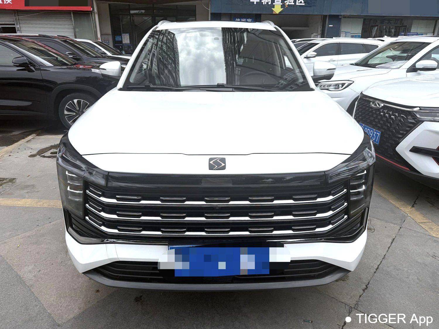 مستعمل SOL 2023 X8 PLUS Upgraded 1.5TGDI DCT Smart Edition 7-seater