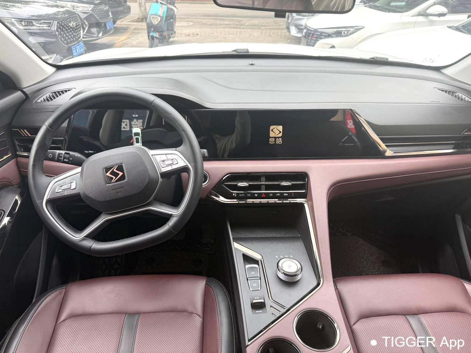 مستعمل SOL 2023 X8 PLUS Upgraded 1.5TGDI DCT Smart Edition 7-seater