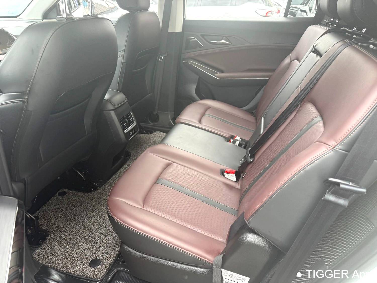 مستعمل SOL 2023 X8 PLUS Upgraded 1.5TGDI DCT Smart Edition 7-seater