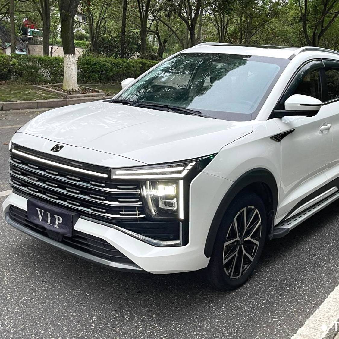 SOL 2023 X8 PLUS 1.5TGDI DCT Premium Edition 7-seater سيارة مستعملة