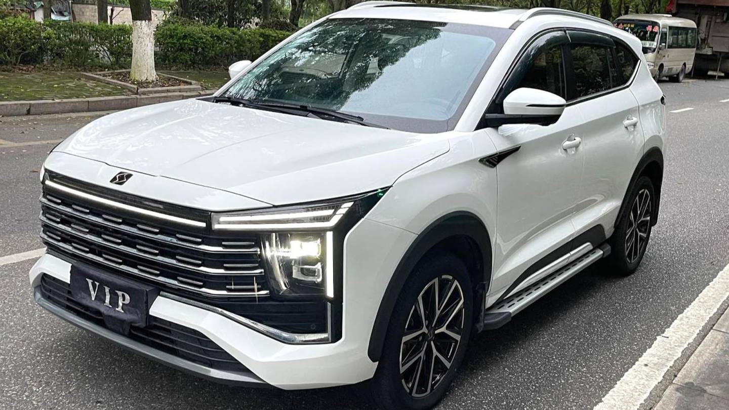 SOL 2023 X8 PLUS 1.5TGDI DCT Premium Edition 7-seater