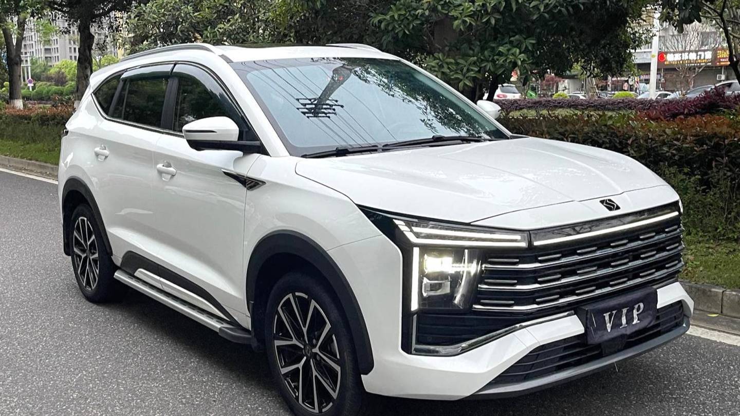 SOL 2023 X8 PLUS 1.5TGDI DCT Premium Edition 7-seater