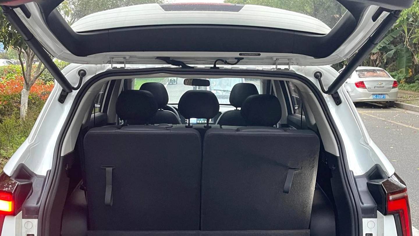 SOL 2023 X8 PLUS 1.5TGDI DCT Premium Edition 7-seater