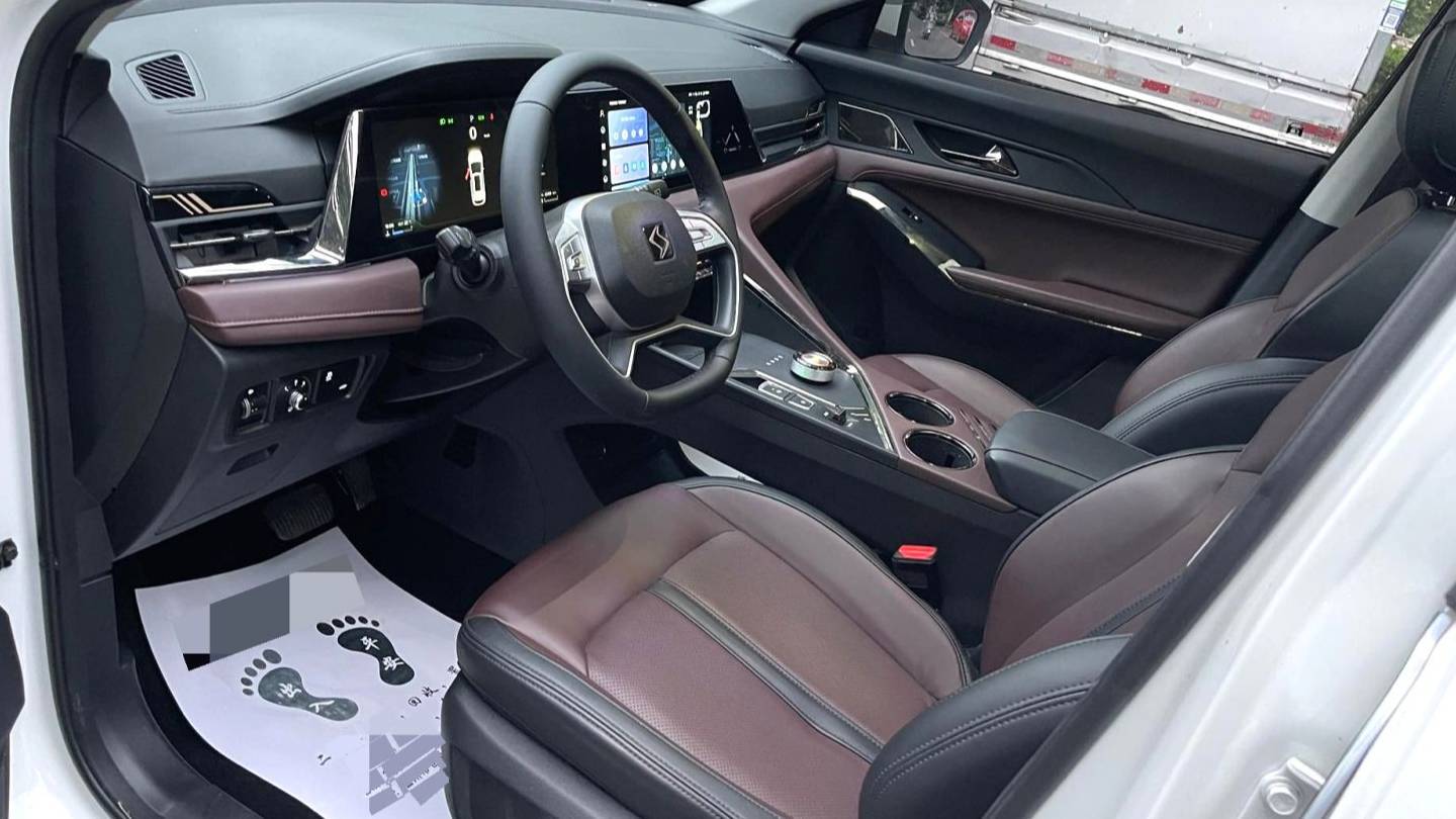 SOL 2023 X8 PLUS 1.5TGDI DCT Premium Edition 7-seater