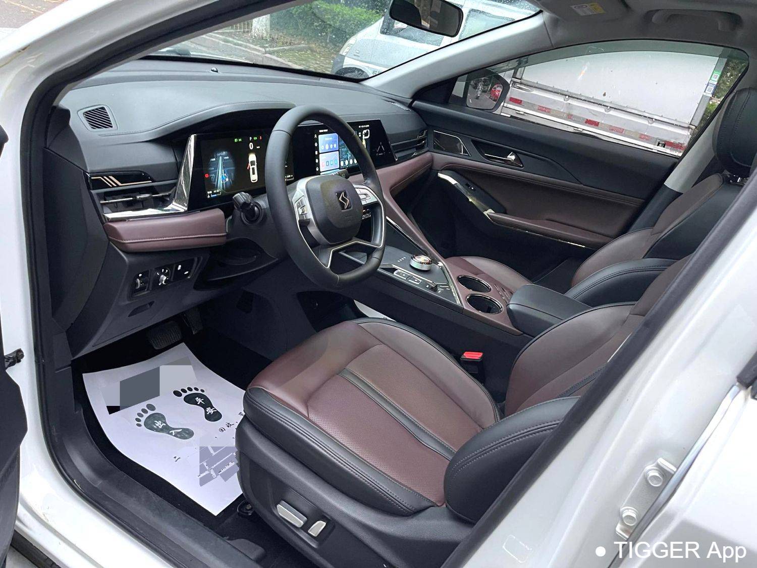 مستعمل SOL 2023 X8 PLUS 1.5TGDI DCT Premium Edition 7-seater