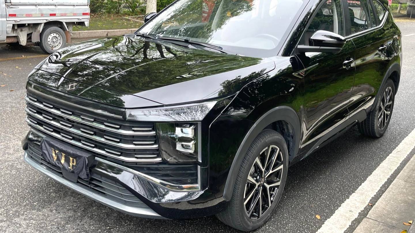SOL 2023 X8 PLUS 1.5TGDI DCT Premium Edition 7-seater