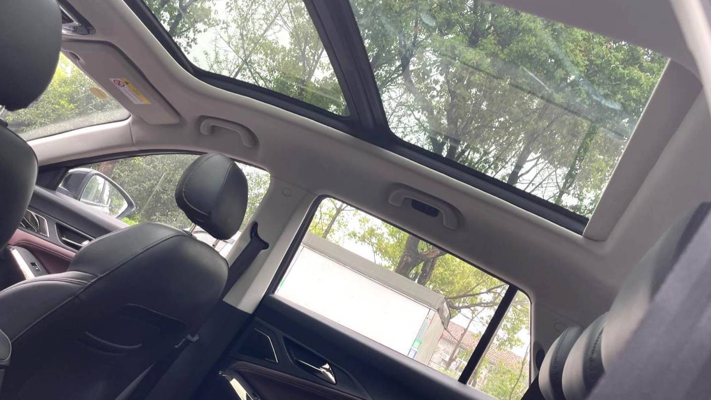 SOL 2023 X8 PLUS 1.5TGDI DCT Premium Edition 7-seater