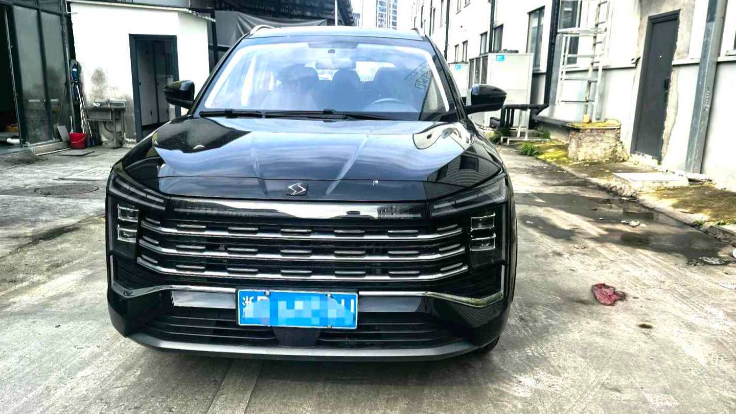 SOL 2022 X8 PLUS 1.5TGDI DCT Smart Home Edition 7-seater