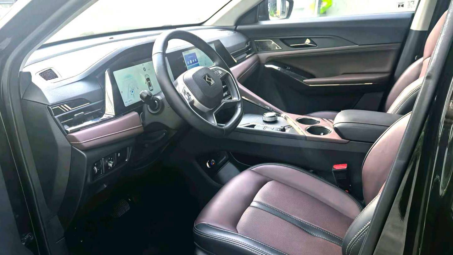 SOL 2022 X8 PLUS 1.5TGDI DCT Smart Home Edition 7-seater