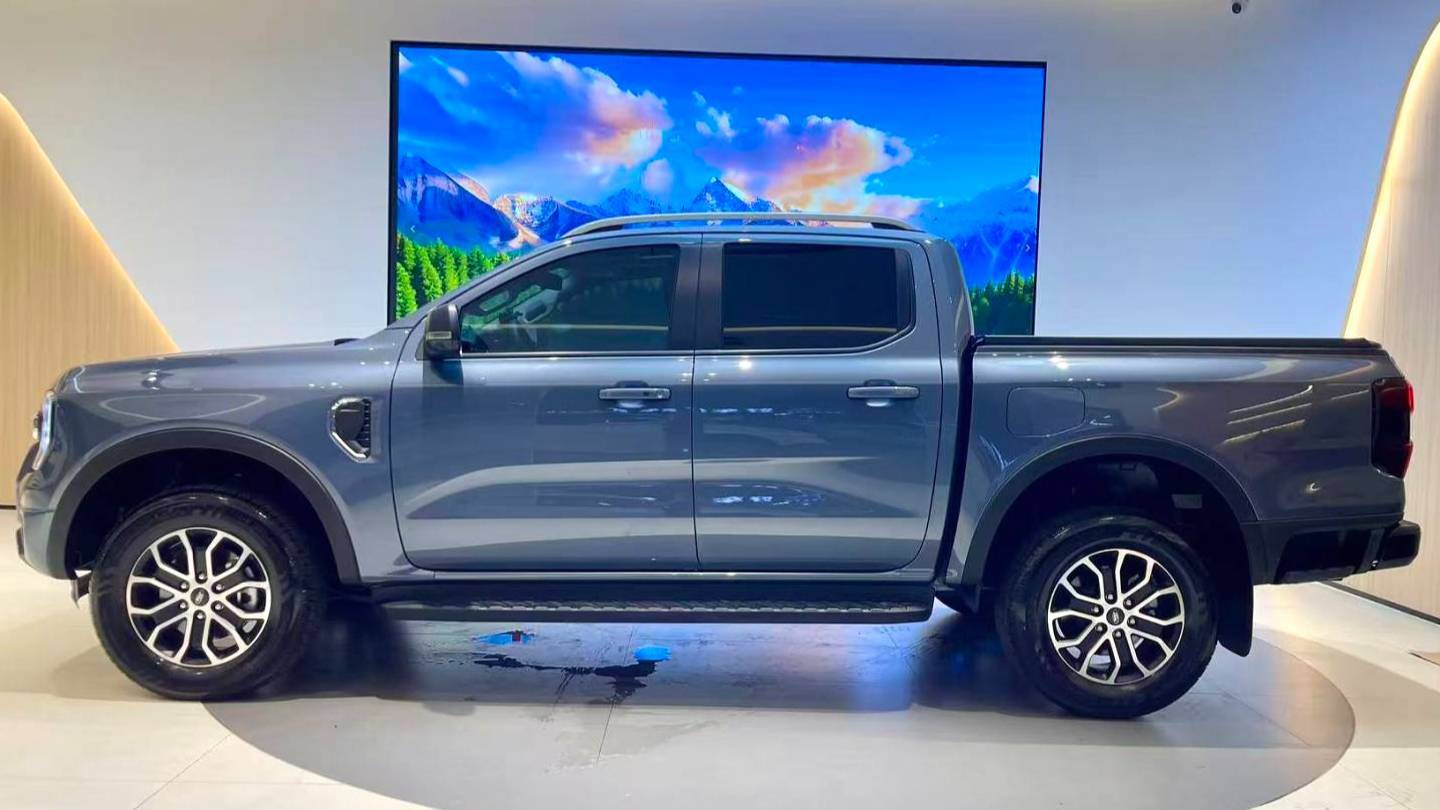 Ford 2023 Ranger Trailblazer four-wheel drive automatic diesel version
