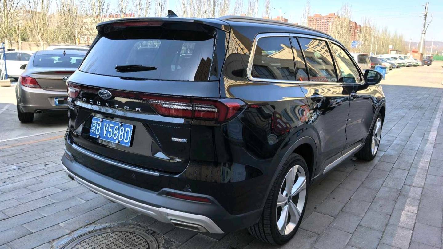 Ford 2023 ‌Equator EcoBoost 225 Platinum Collar 7-seater (2/2/3)