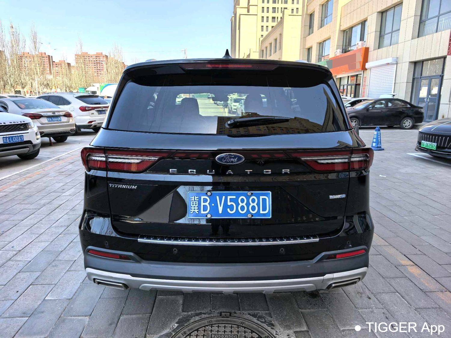 Used Ford 2023 ‌Equator EcoBoost 225 Platinum Collar 7-seater (2/2/3)