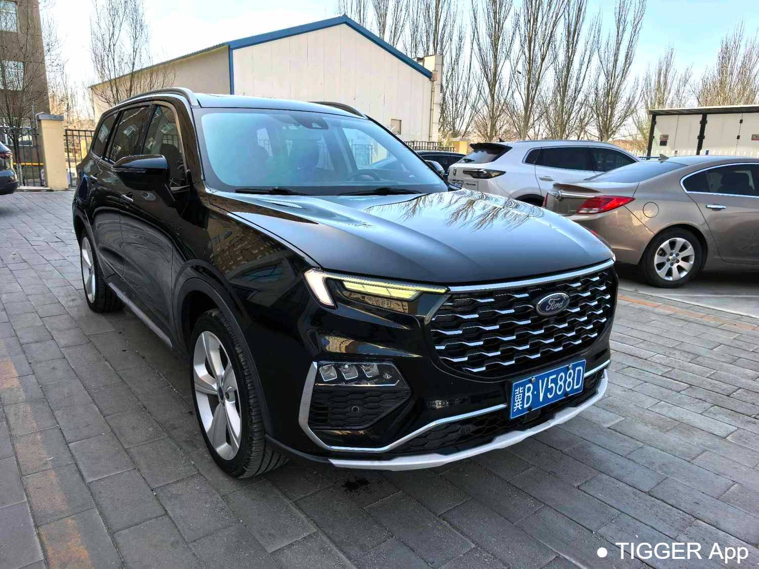 Used Ford 2023 ‌Equator EcoBoost 225 Platinum Collar 7-seater (2/2/3)