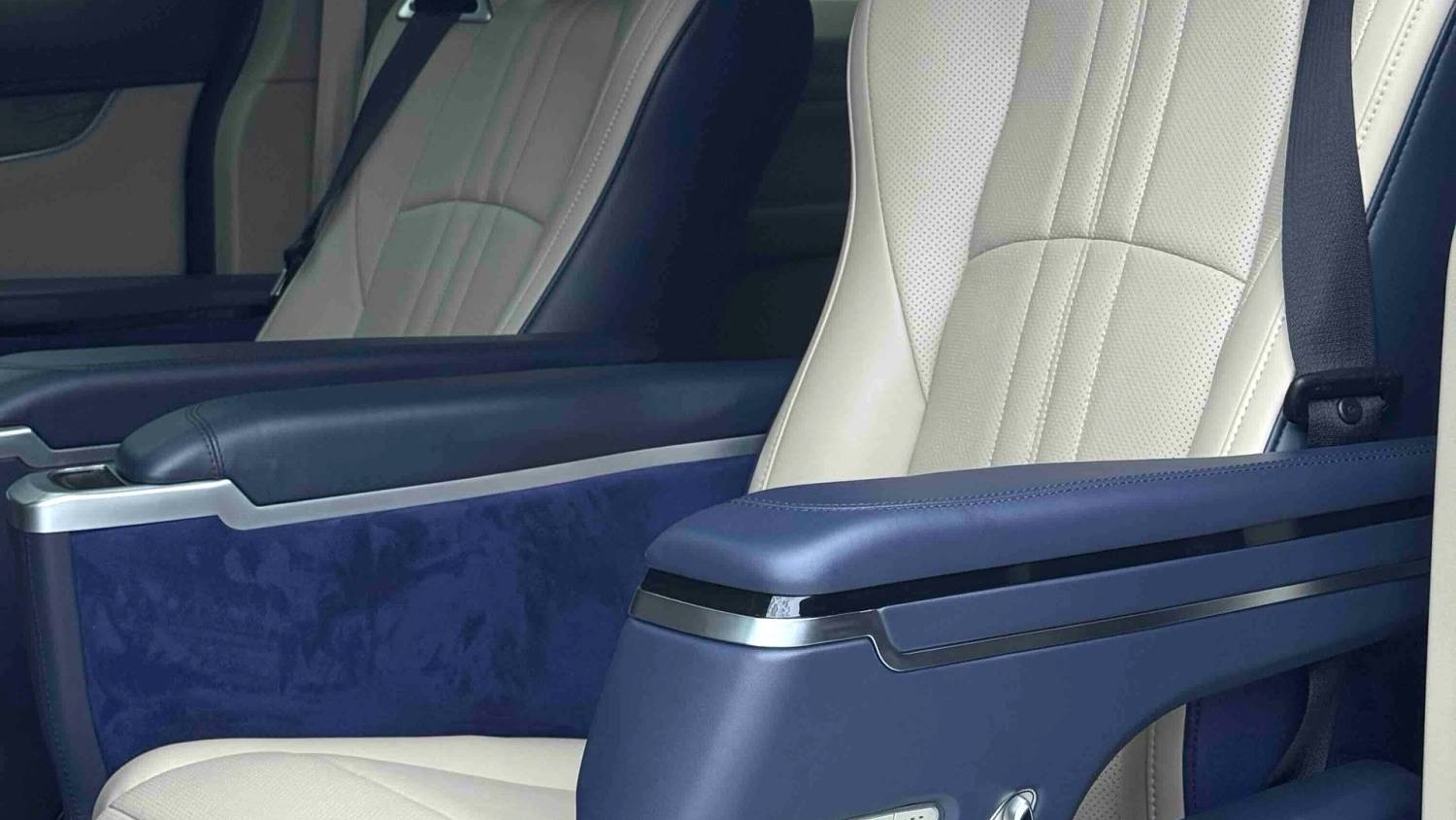 Ford 2023 Tourneo Custom 2.0T Automatic Enjoyment Edition