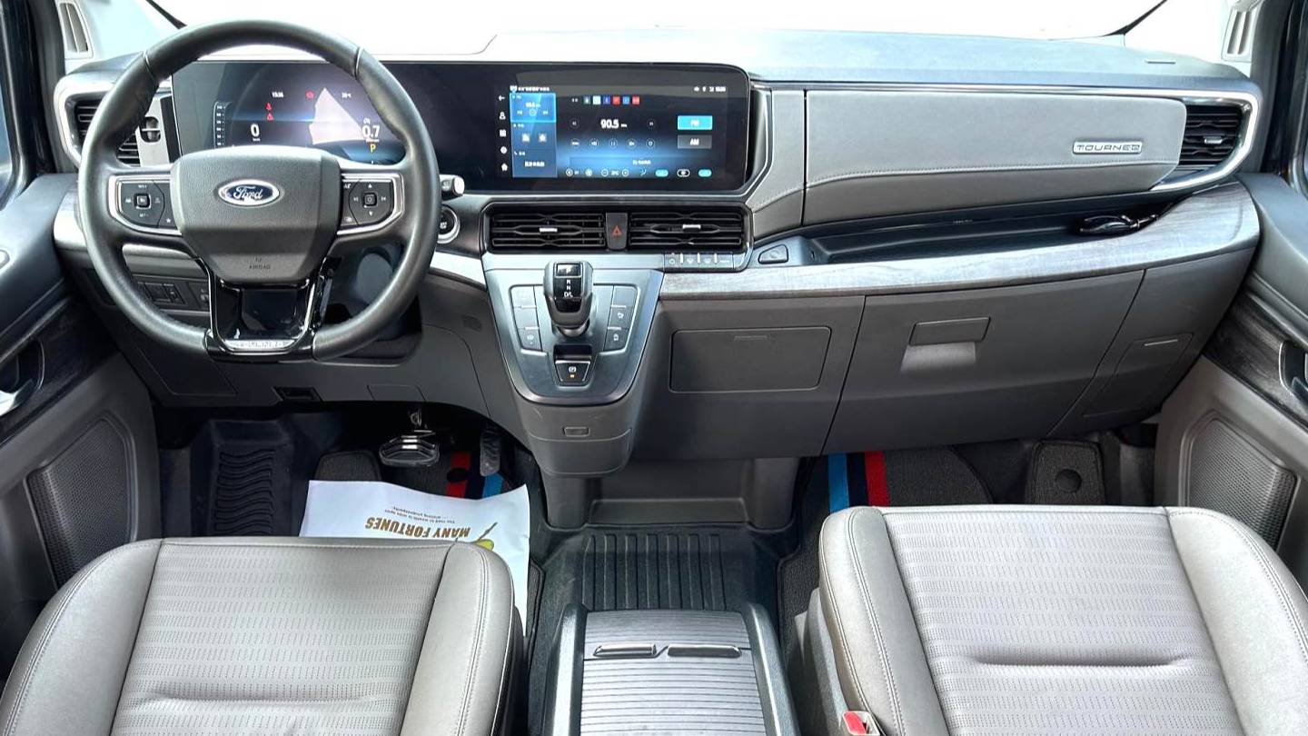 Ford 2024 Tourneo Custom 2.0T Automatic Zhizun Plus Edition