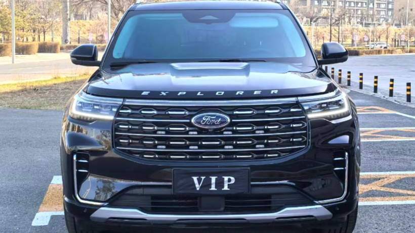 Ford 2024 ‌Explorer 2.3T EcoBoost 4WD Titanium Edition 6-seater