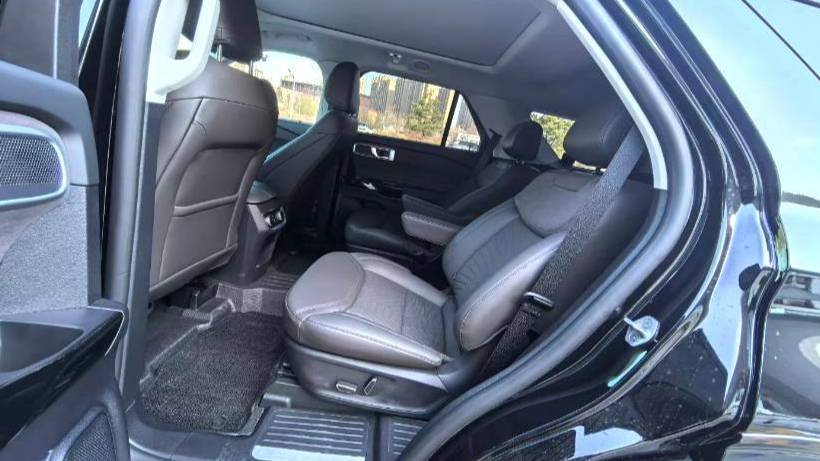 Ford 2024 ‌Explorer 2.3T EcoBoost 4WD Titanium Edition 6-seater