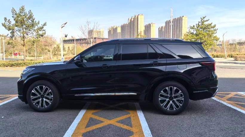 Ford 2024 ‌Explorer 2.3T EcoBoost 4WD Titanium Edition 6-seater