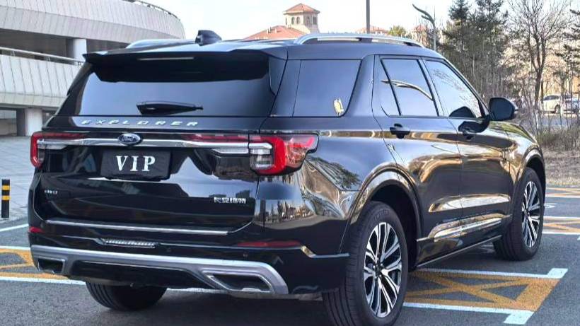 Ford 2024 ‌Explorer 2.3T EcoBoost 4WD Titanium Edition 6-seater