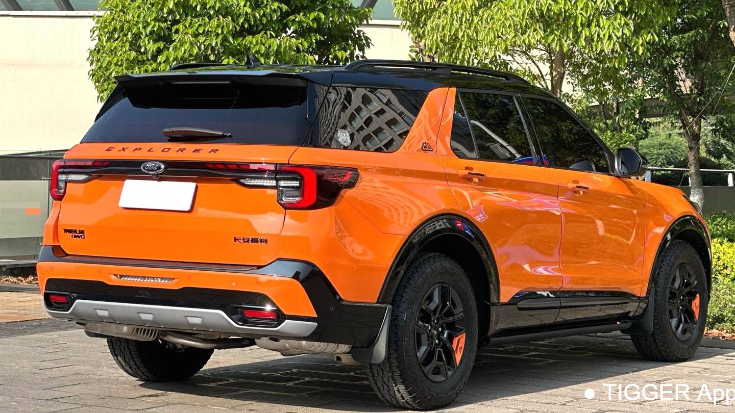 Ford 2023 ‌Explorer EcoBoost 285 Kunlun Peak Edition 7-seater